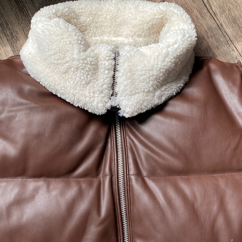 Levi's Women’s Brown Faux Leather Puffer Jacket Size M - Picture 11 of 12